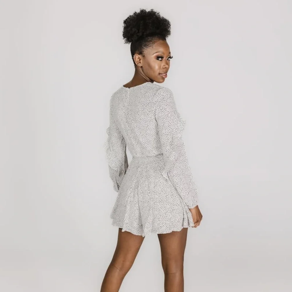 Dynamite Polka Dot Romper Belted Ruffle Mini Dress Style White Black Size M - Picture 7 of 12